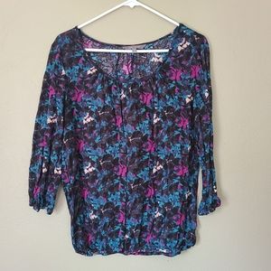 3/$10 Daisy Fuentes Top